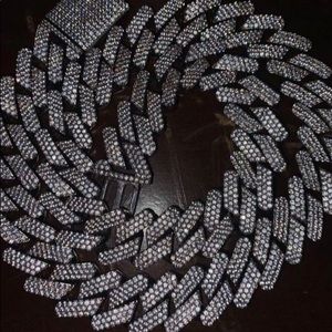 Miami Cuban Prong Link Chain